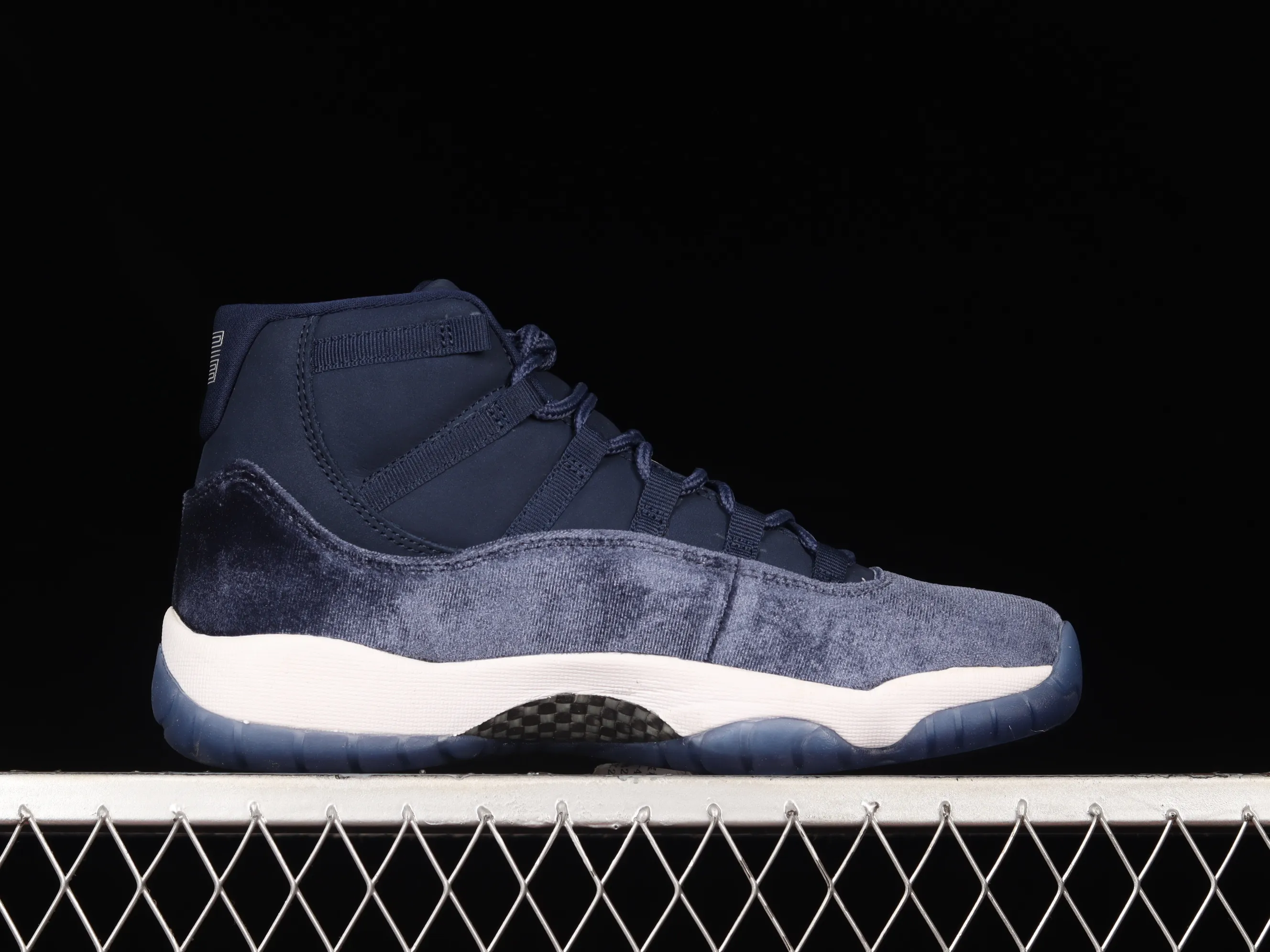 All categories Air Jordan Jordan series basketball shoes Air Jordan 11 pure original version Air Jordan 11 Velvet "Midnight Navy" AJ11 Joe 11 midnight blue AR0715-441
